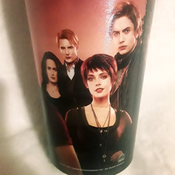 The Twilight Saga Breaking Dawn Pt 1 Collector's Cup 2011 - Picture 4 of 7